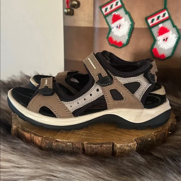 ECCO Offroad *NIB* Women's Nubuck Outdoor Sandal - Picture 4 of 12